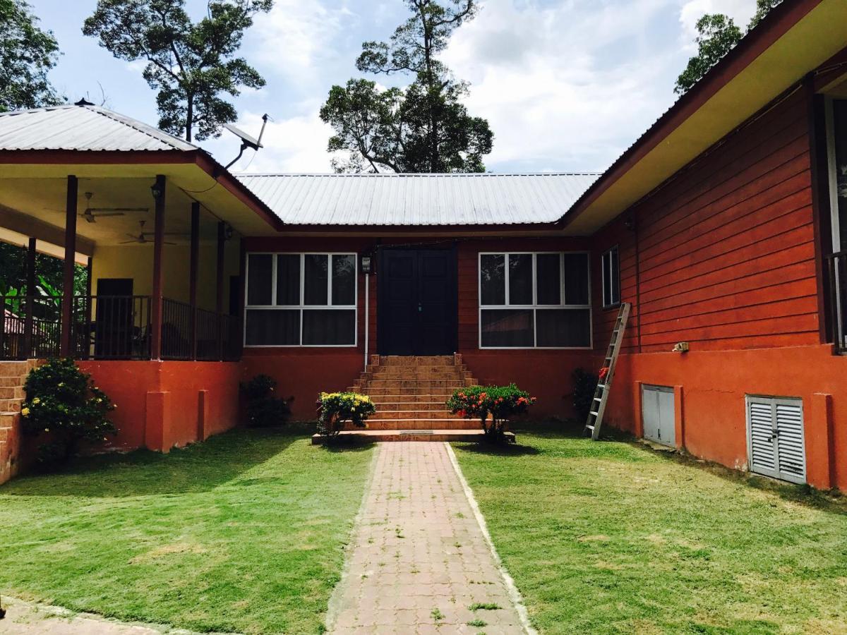 Desa Kaloi Farmhouse Vila Batang Kali Exterior foto